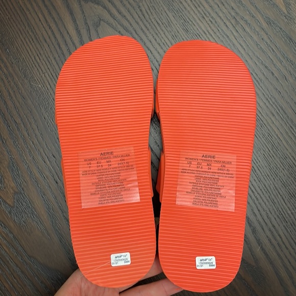 Aerie Double Strap Pool Slide - Picture 3 of 4